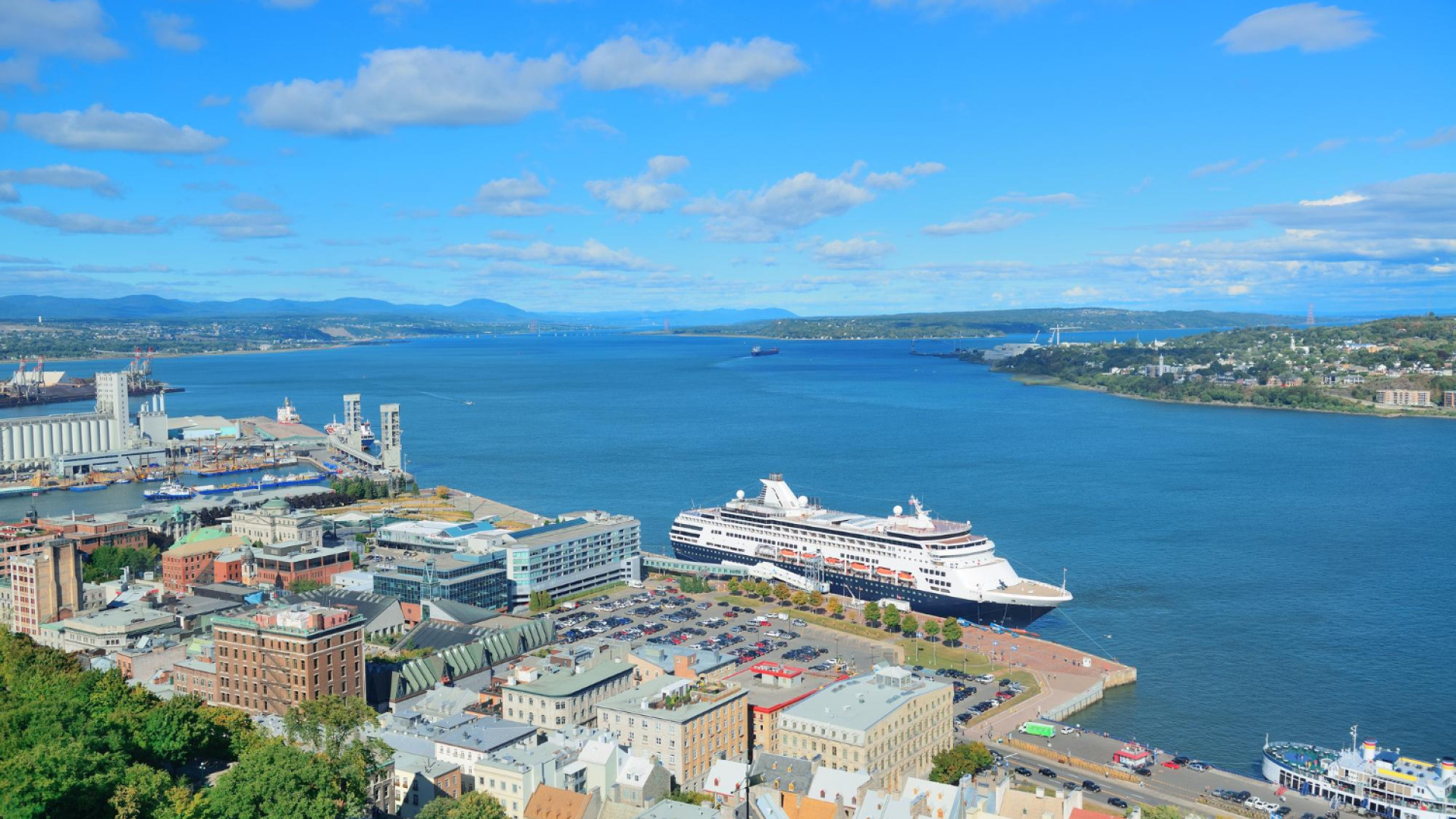 Naviguer vers l'aventure : les incontournables d'une croisière inoubliable